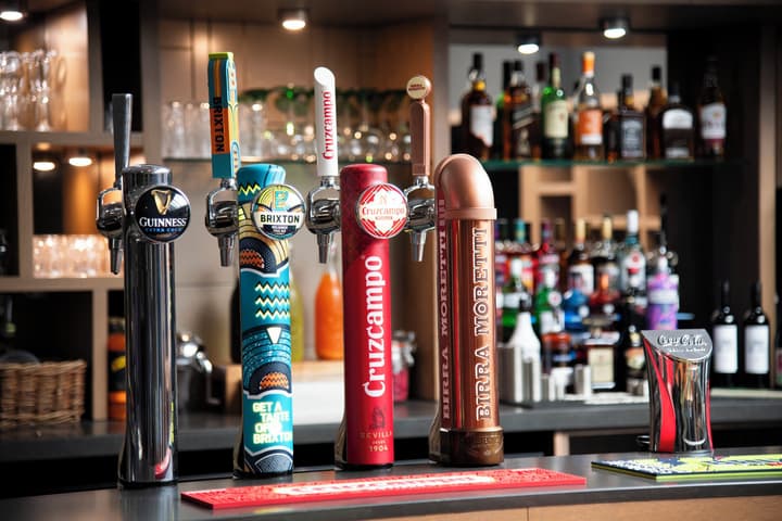 Holiday Inn Express Edinburgh Airport by IHG