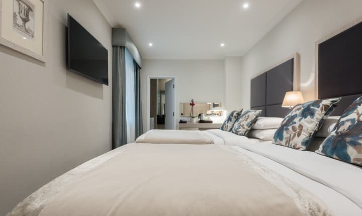 Blandford Hotel