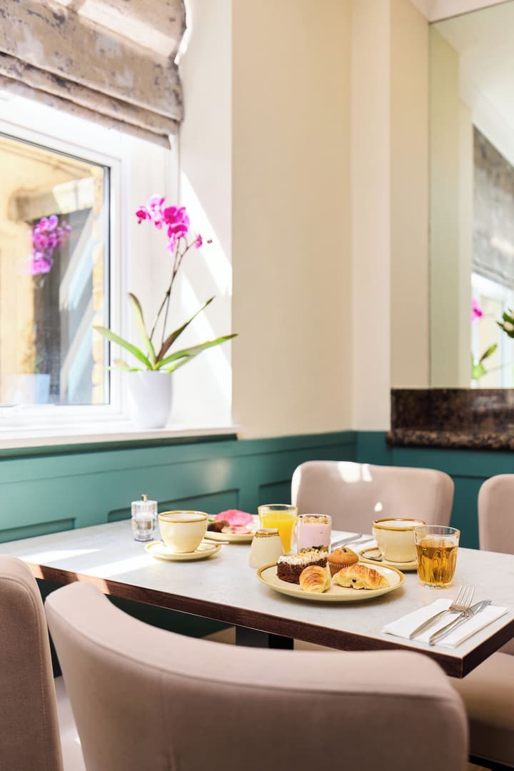 Blandford Hotel