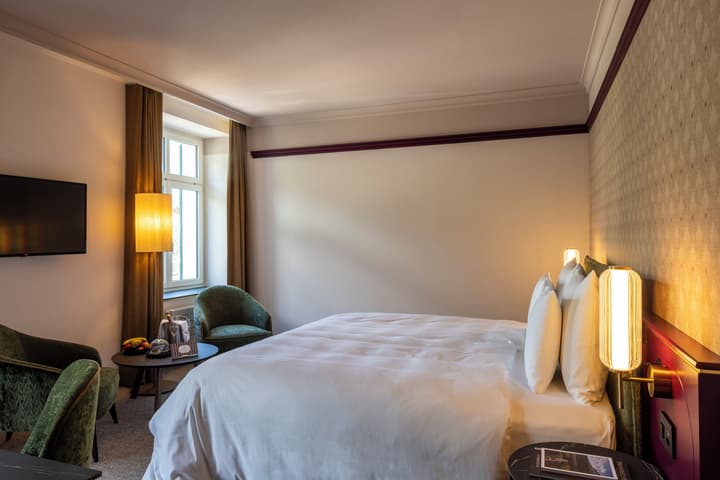 Cresta Palace