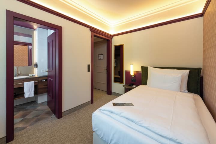Cresta Palace