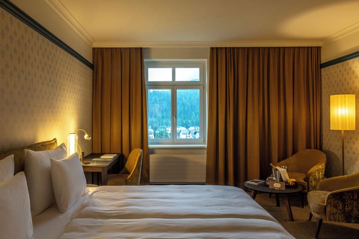 Cresta Palace