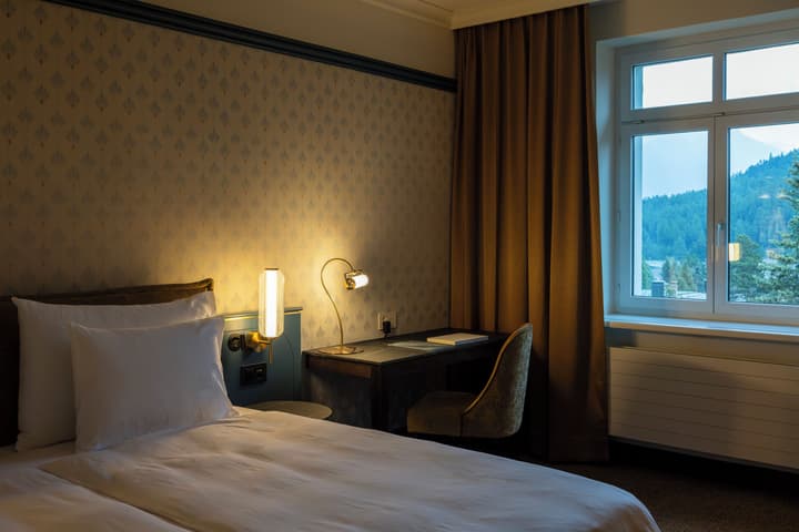 Cresta Palace