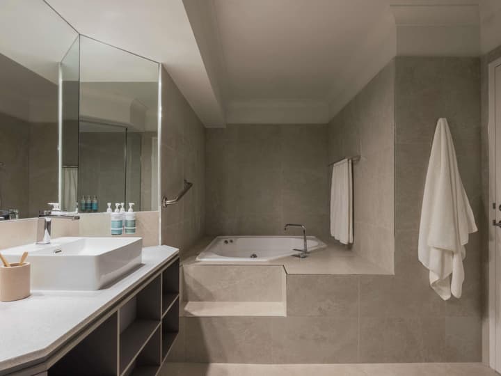 Novotel Cairns Oasis Resort