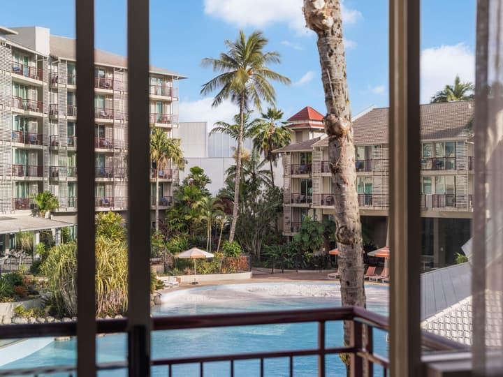 Novotel Cairns Oasis Resort
