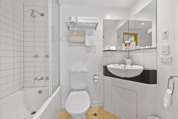 YEHS Hotel Melbourne CBD