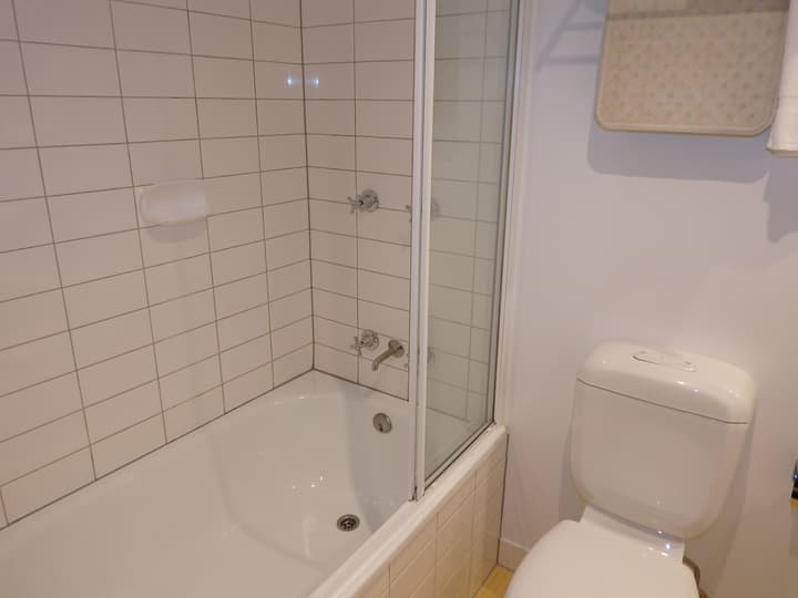YEHS Hotel Melbourne CBD