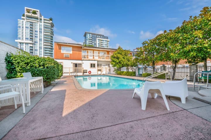 Econo Lodge Inn & Suites North Vancouver