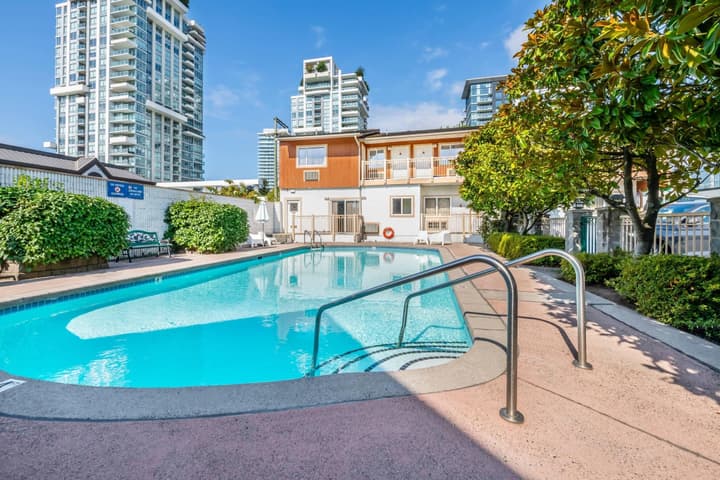 Econo Lodge Inn & Suites North Vancouver