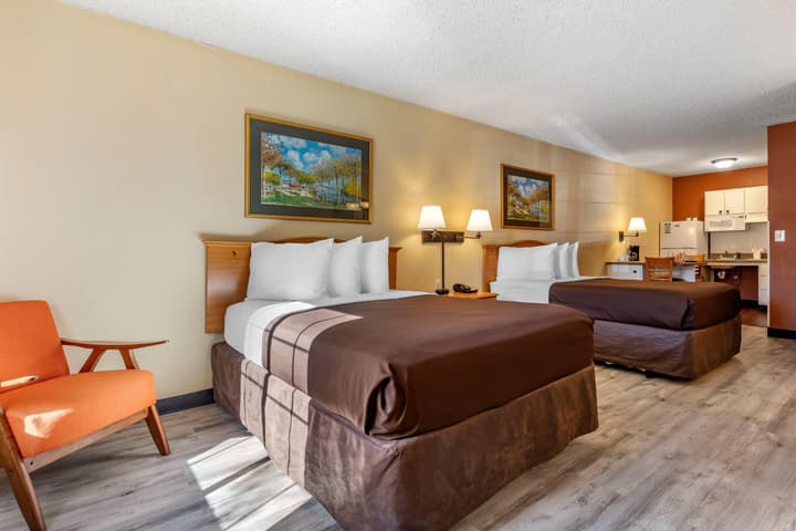 Suburban Studios Albuquerque Uptown