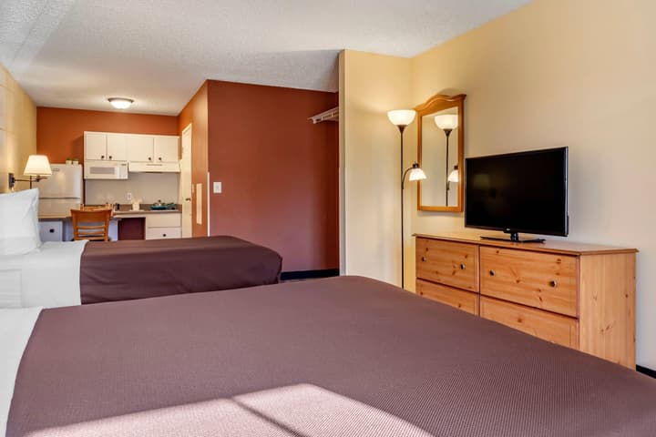 Suburban Studios Albuquerque Uptown