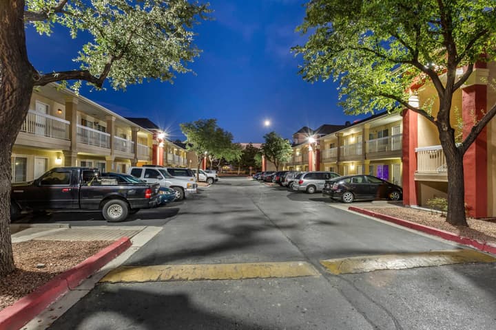 Suburban Studios Albuquerque Uptown