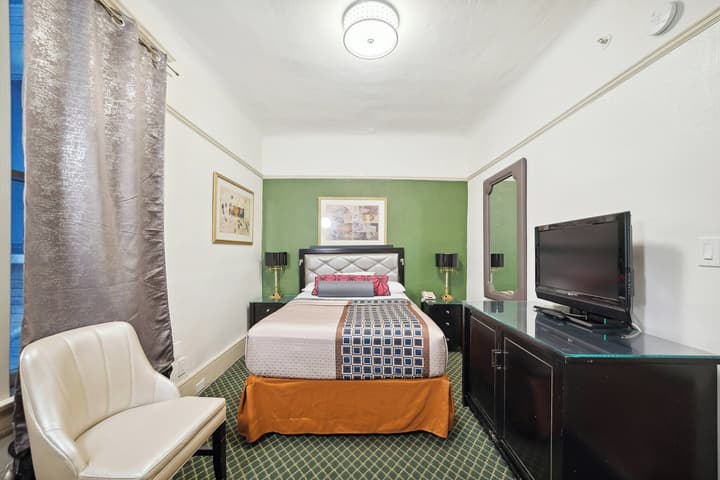 Union Square Plaza Hotel
