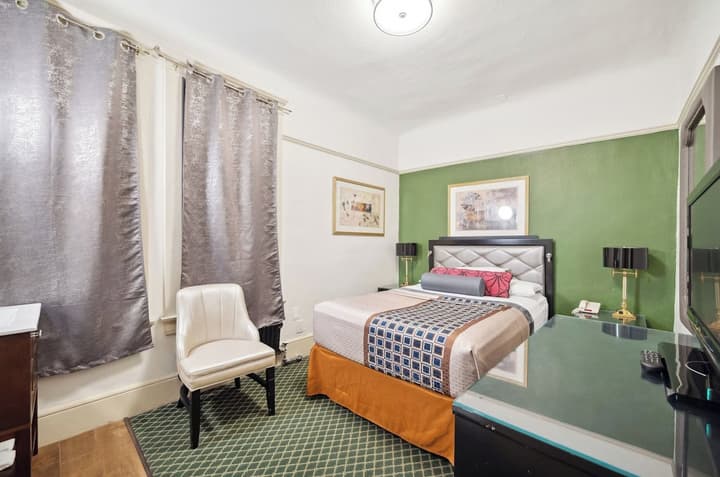 Union Square Plaza Hotel