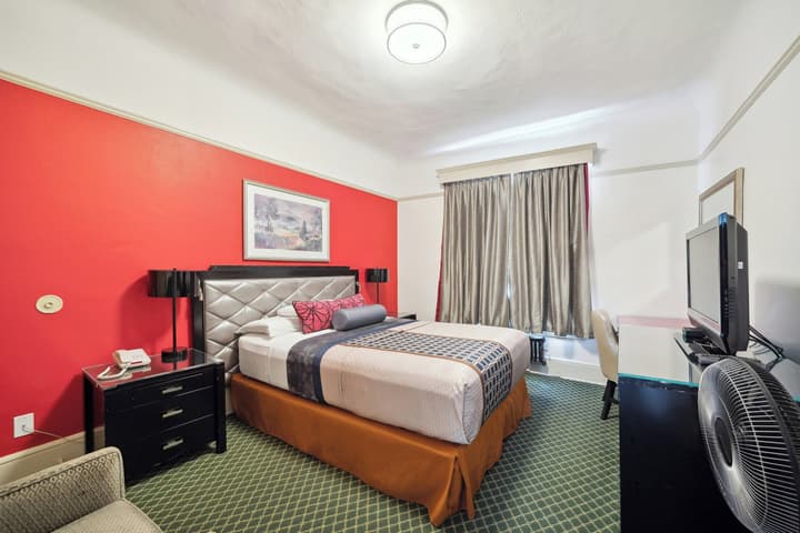 Union Square Plaza Hotel