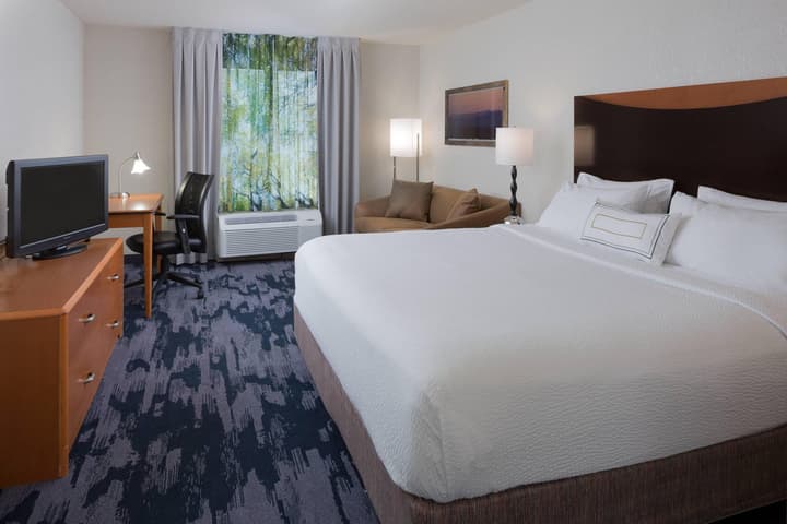 Fairfield Inn & Suites Orlando Lake Buena Vista
