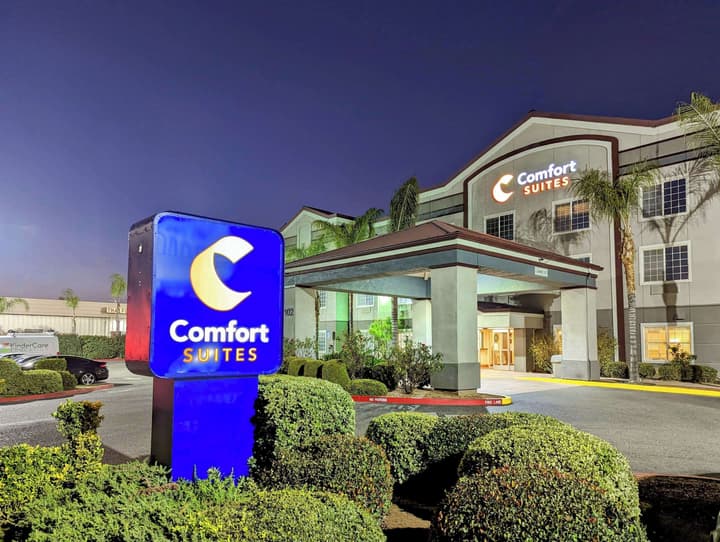 Comfort Suites Fresno River Park