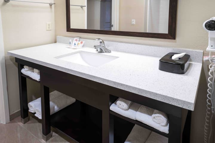 Comfort Suites Fresno River Park