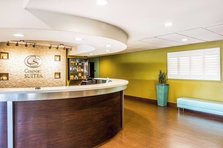 Comfort Suites Fresno River Park