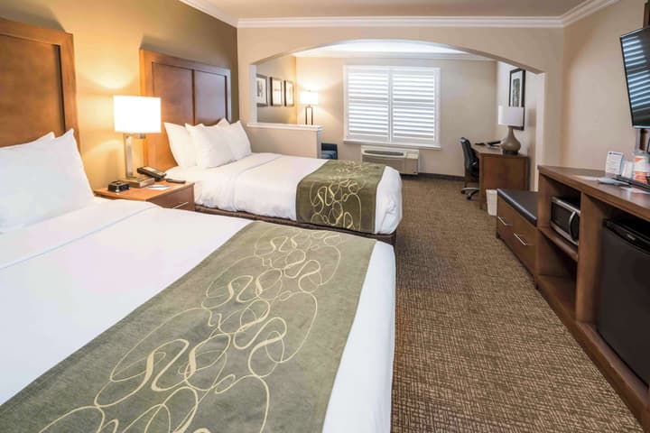 Comfort Suites Fresno River Park