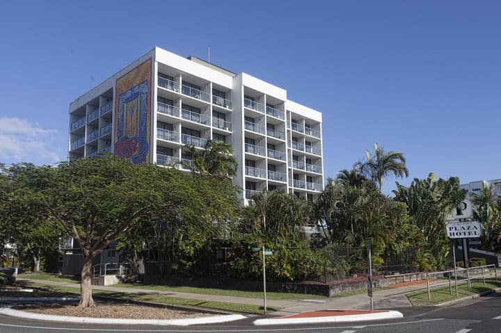 Cairns Plaza Hotel