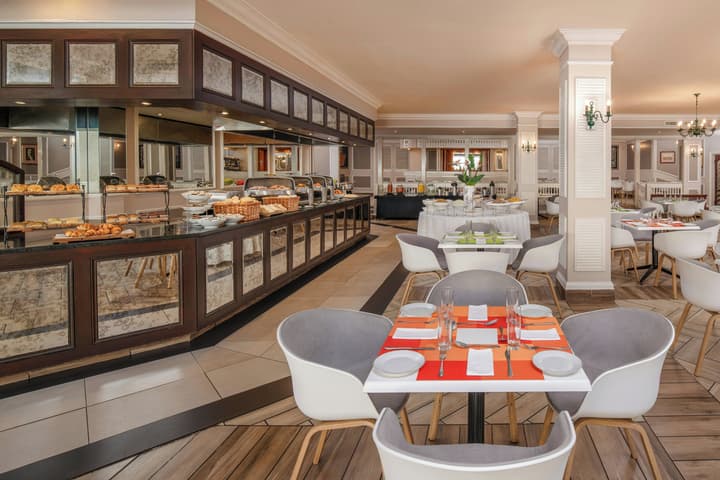 Holiday Inn Johannesburg Sunnyside Park by IHG