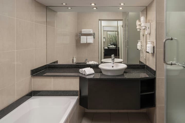 Holiday Inn Johannesburg Sunnyside Park by IHG
