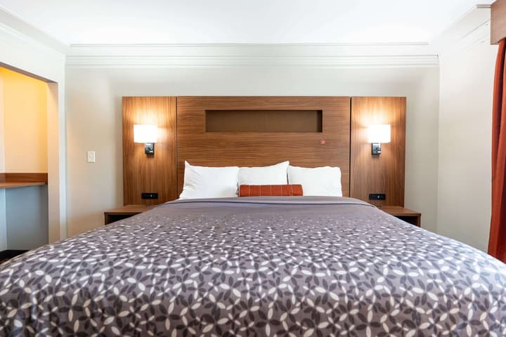 Kalika Hotel