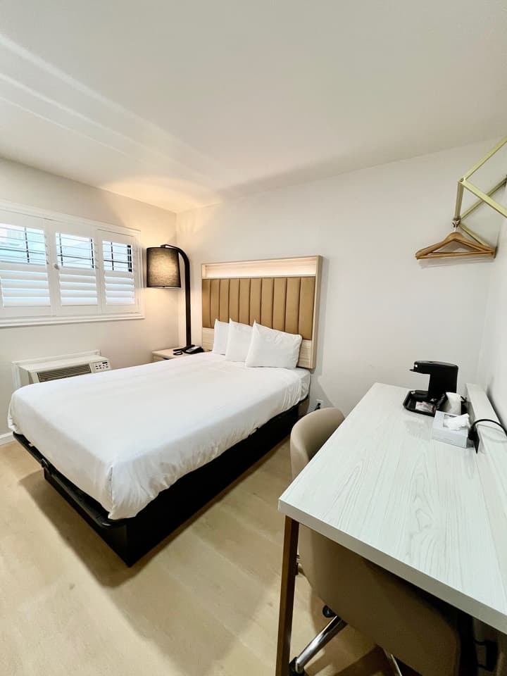 Nob Hill Motor Inn