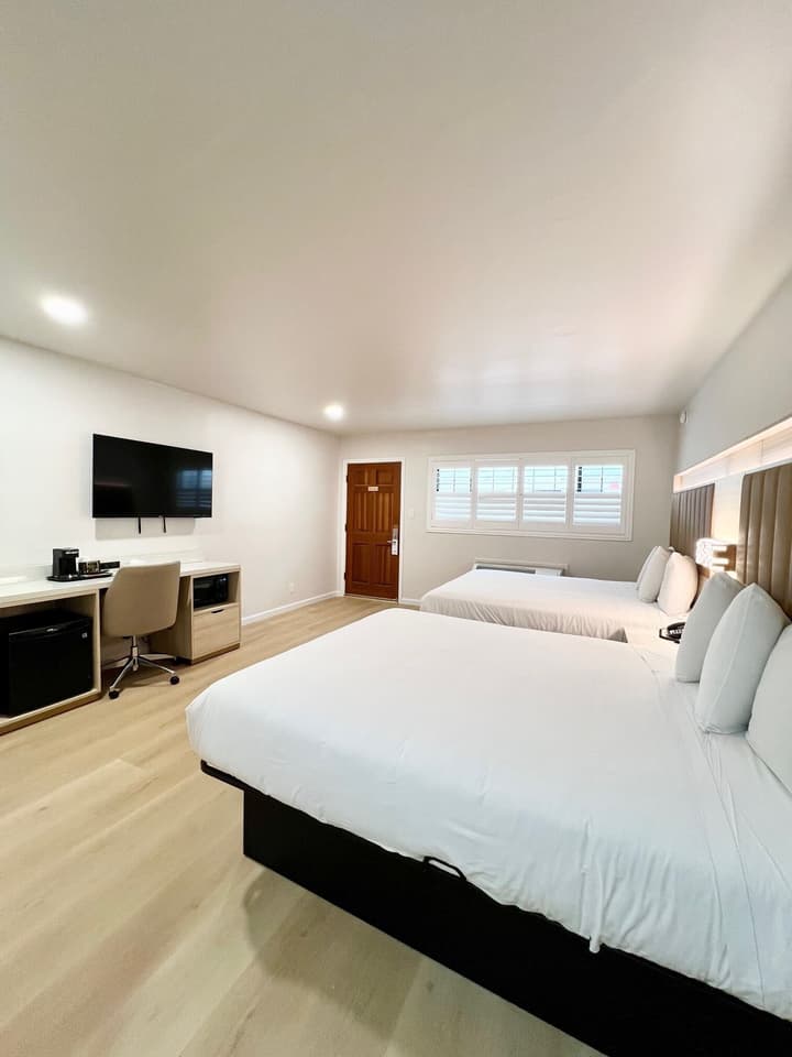 Nob Hill Motor Inn