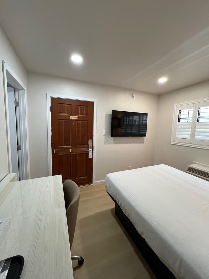 Nob Hill Motor Inn