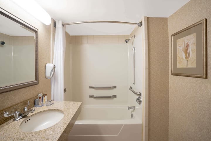 Wingate by Wyndham Charlotte Airport I-85/I-485
