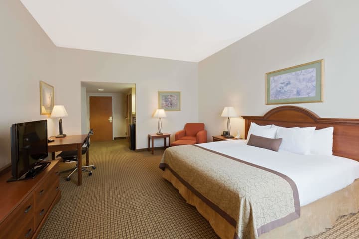 Wingate by Wyndham Charlotte Airport I-85/I-485