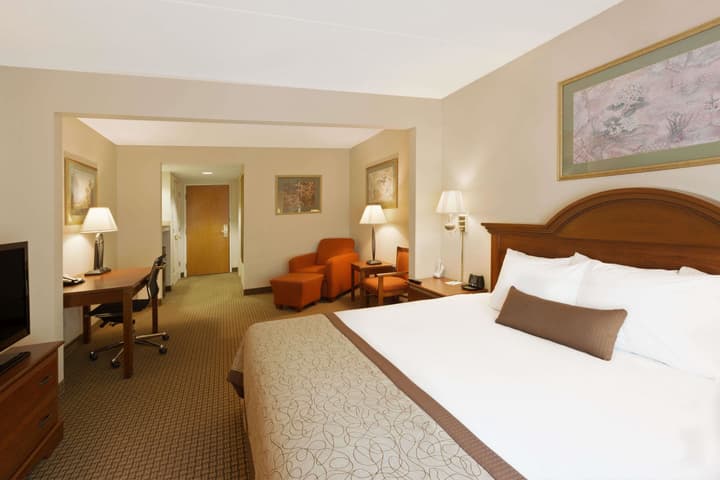 Wingate by Wyndham Charlotte Airport I-85/I-485