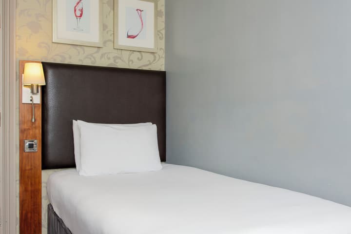 London Croydon Aerodrome Hotel by Sunday