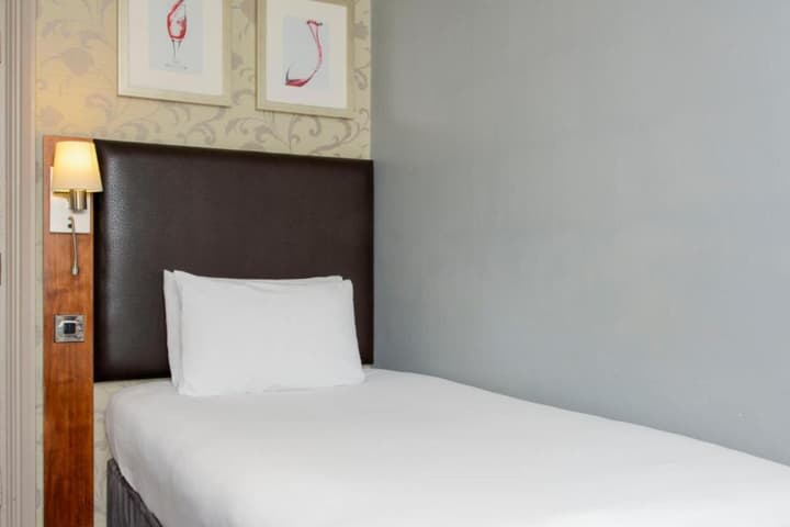London Croydon Aerodrome Hotel by Sunday