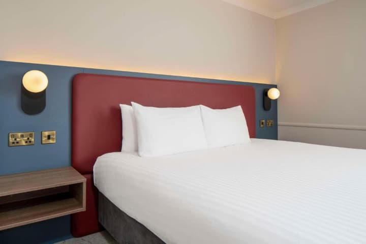London Croydon Aerodrome Hotel by Sunday
