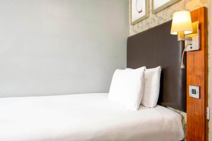 London Croydon Aerodrome Hotel by Sunday