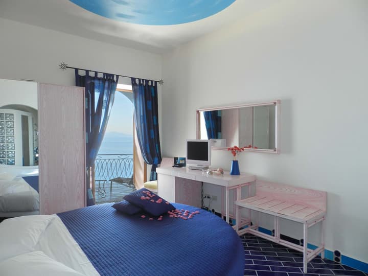 Hotel Holiday