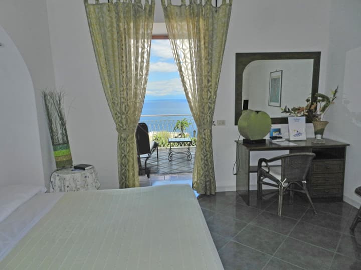 Hotel Holiday
