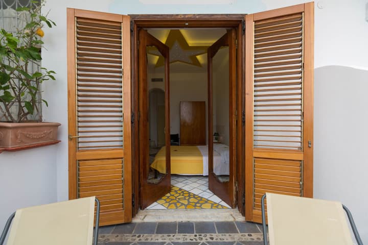 Hotel Holiday