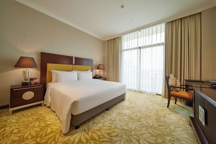 Dong Fang Hotel Guangzhou
