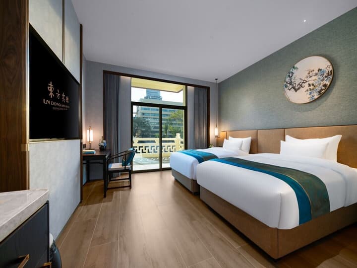 Dong Fang Hotel Guangzhou