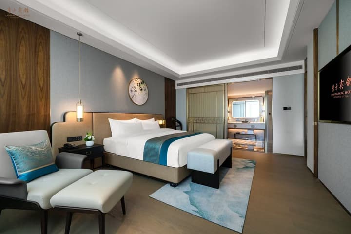 Dong Fang Hotel Guangzhou