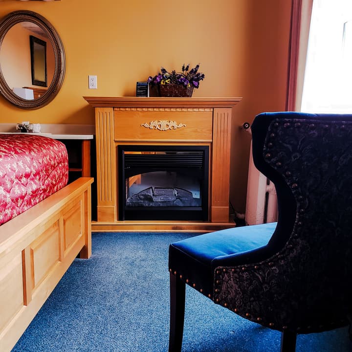 James Bay Inn Hotel & Suites