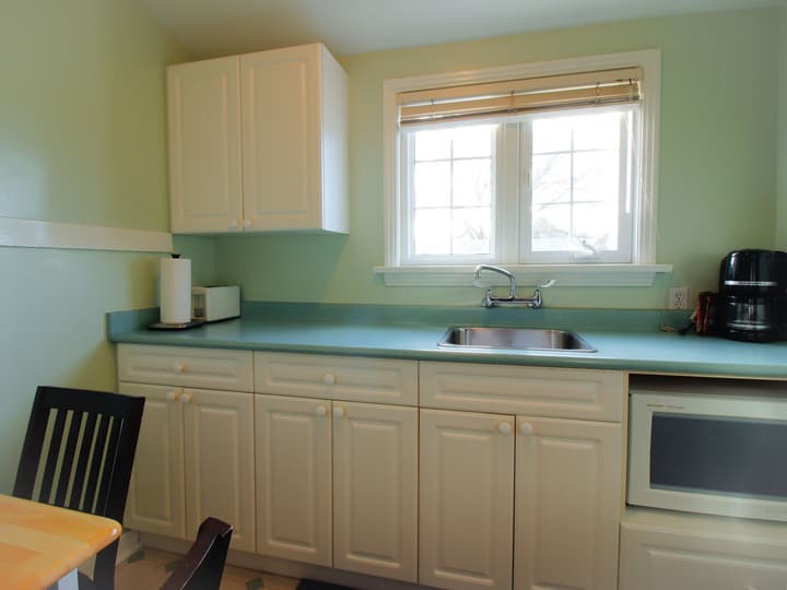 James Bay Inn Hotel & Suites