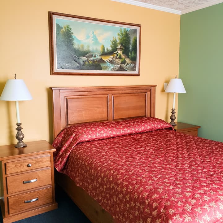 James Bay Inn Hotel & Suites