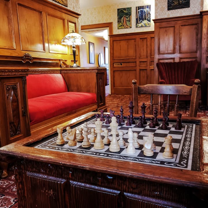 James Bay Inn Hotel & Suites