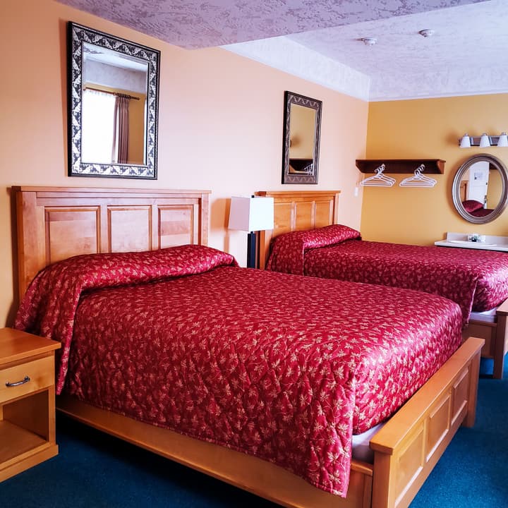 James Bay Inn Hotel & Suites