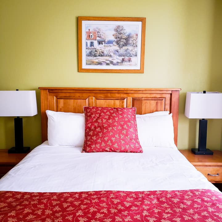 James Bay Inn Hotel & Suites